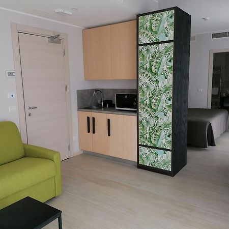 Hotel Boston Стреза Екстериор снимка