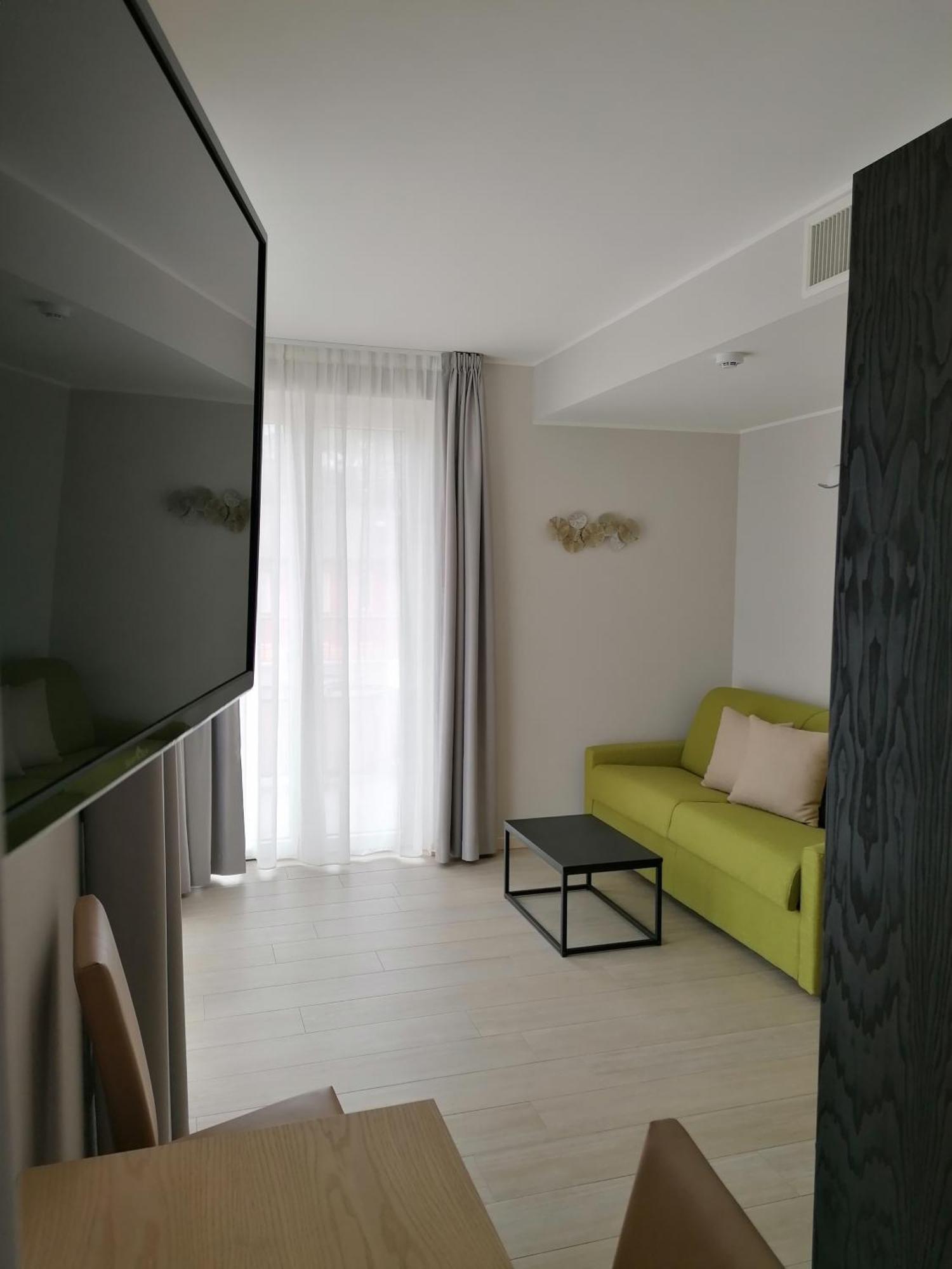 Hotel Boston Стреза Екстериор снимка